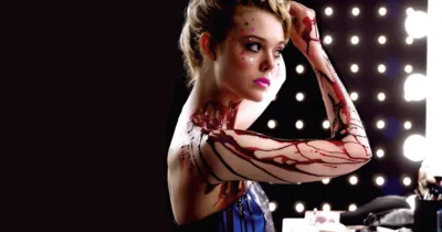 The Neon Demon – Những ngọn đèn Neon của cuộc sống