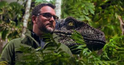 Colin Trevorrow sẽ nắm vai trò đạo diễn cho bộ phim cuối cùng của trilogy Jurassic World