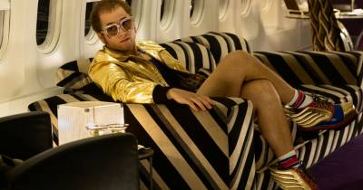 Hé lộ hình ảnh đầu tiên của Taron Egerton trong vai Elton John