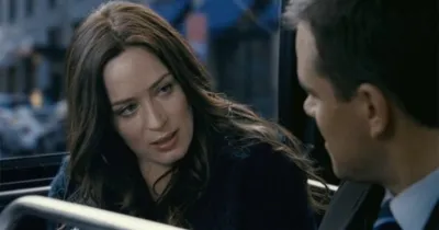 Emily Blunt đánh mất tâm trí trong trailer mới của Girl on the Train