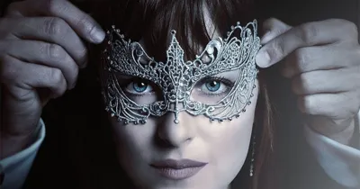 Fifty Shades Darker  gắn mác R
