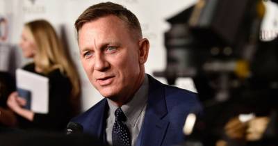 Sau khi để khán giả thấp thỏm, cuối cùng Daniel Craig cũng xác nhận tham gia Bond 25