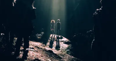 A Wrinkle in Time  - Chỉ có bóng tối mới nhanh hơn ánh sáng