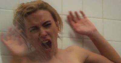 Scarlett Johansson sợ cảnh bị đâm khi đang tắm