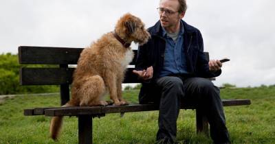 Tổng thống Simon Pegg quậy tưng trong Absolutely Anything