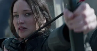 [THE HUNGER GAMES: MOCKINGJAY PART 1] Trailer chính thức đầu tiên hé lộ những cảnh chiến đấu hấp dẫn của nhân vật nữ chính