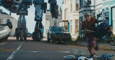 Đế Chế Robot gây thất vọng bởi kịch bản quá tệ