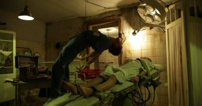 Lời Nguyền Con Đầm Bích: Lạnh gáy từ những phút đầu tiên