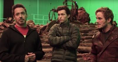Robert Downey Jr. và Tom Holland mời bạn tham quan phim trường Avengers: Infinity War