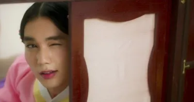 Yoo Seung Ho giả gái lập băng lừa đảo với Xiumin