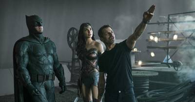 Zack Snyder chưa bị sa thải khỏi dự án Justice League
