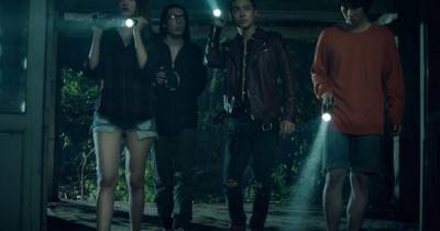 [REVIEW] Xưởng 13 – Nội dung bình thường, thiếu hẳn yếu tố kinh dị