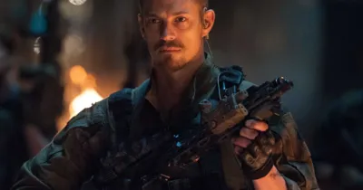 Trailer của Altered Carbon hứa hẹn mang đến “bom tấn màn ảnh nhỏ” trong năm 2018