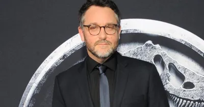 Colin Trevorrow chia sẻ về Jurassic World 2