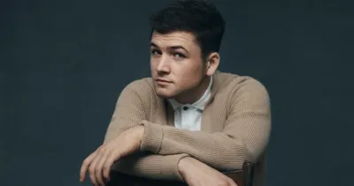 Lịch quay Kingsman 2 bị chậm vì lịch diễn bận rộn của Taron Egerton