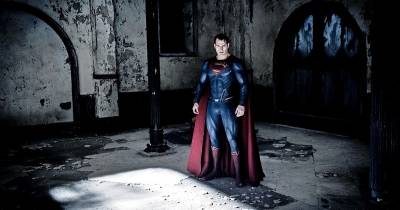 Henry Cavill - Một superman đầy lạc lõng