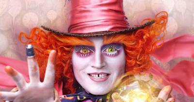 Phiên bản White Rabbit của Pink trong Alice Through the Looking Glass