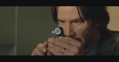 Keanu Reeves tái xuất màn ảnh với Siberia: Cuộc Chiến Kim Cương Xanh