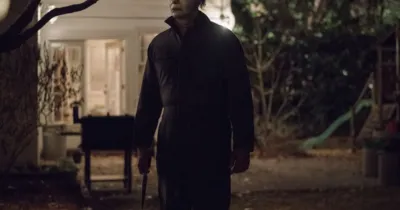 Halloween tung poster "tình tứ" của Laurie Strode và Michael Myers
