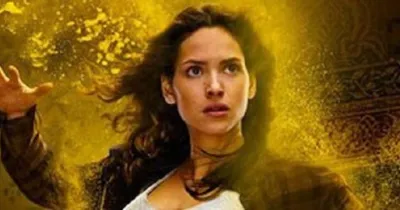 Emerald City: Adria Arjona tạo hình Dorothy theo phong cách riêng & tiếp tục sự nghiệp với Pacific Rim: Uprising