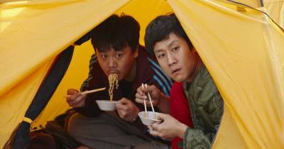 The Himalayas: Bộ phim đầy xúc cảm về tình chiến hữu