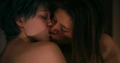5 bộ phim về LGBTQ+ khiến bạn rơi nước mắt