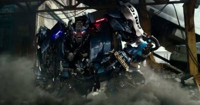 Cùng gặp dàn robot thiện và ác trong trailer mới của Transformers: The Last Knight