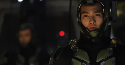 Pacific Rim 2 - Thừa hưởng nhan sắc tuyệt trần của mẹ, hèn chi "Âu Dương Kim Hải" lại đẹp trai thế này!