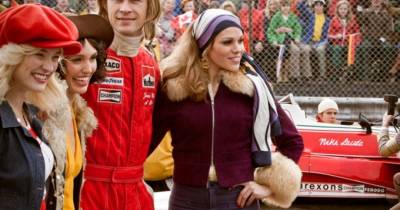 Thần Sấm Thor trổ tài đua F1 trong phim mới