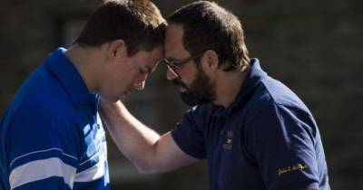Channing Tatum mạnh mẽ trong poster mới của Foxcatcher
