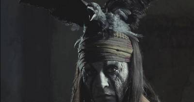 Johnny Depp tơi tả khi làm thổ dân