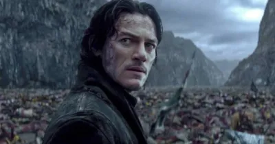 Luke Evans điển trai trong loạt hình ảnh mới từ Dracula Untold