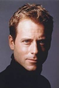 Greg Kinnear