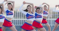 [Review] Let's go, Jets - Hành trình phi thường của những cô gái tỉnh lẻ