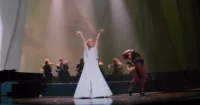 Mặc kệ diva Celine Dion thần thái ngút ngàn, Deadpool múa may quay cuồng chiếm luôn spotlight