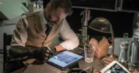 Zack Snyder nhá hàng Deathstroke trong Justice League!