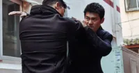 Trai đẹp Hyun Bin đóng cặp với trai “lạ” Yoo Hai-jin trong teaser trailer Cộng Sự Bất Đắc Dĩ