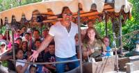 Dwayne Johnson giới thiệu hậu trường Jungle Cruise đầy thú vị cùng Emily Blunt