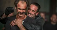 Steven Ogg đã rơi nước mắt khi chia tay The Walking Dead