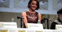 Del Toro muốn Maisie Williams tham gia Pacific Rim 2