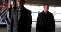 Ác nhân Gus Fring sẽ trở lại trong “Better Call Saul” dài lâu hơn bạn nghĩ đấy!