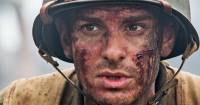 Andrew Garfield đấu tranh vì cuộc sống của mình trong phim Hacksaw Ridge