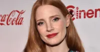Phim hành động Eve của Jessica Chastain gặp khó khăn khi khán giả yêu cầu sa thải đạo diễn