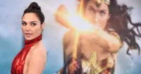 Thảm đỏ - Gal Gadot cùng Lynda Carter lộng lẫy trên thảm đỏ Wonder Woman