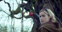 Chilling Adventures of Sabrina - Mùa 1 chưa lên sóng nhưng Netflix đã bắt đầu sản xuất mùa 2