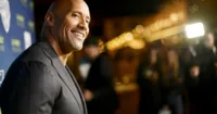 Red Notice của Dwayne Johnson dời ngày ra mắt phim
