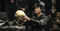 [REVIEW] Sinh Vật Huyền Bí: Tội Ác Của Grindelwald – Phần phim quá tham vọng của J.K. Rowling