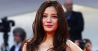 Triệu Vy bị cấm tham gia thị trường chứng khoán