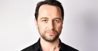 Matthew Rhys đóng vai chính trong series Perry Mason của HBO
