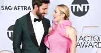 Emily Blunt tiết lộ phản ứng dễ thương của John Krasinski khi cô nhận được một giải SAG